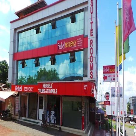 Redbell Suites Residency Kondotty Eksteriør billede